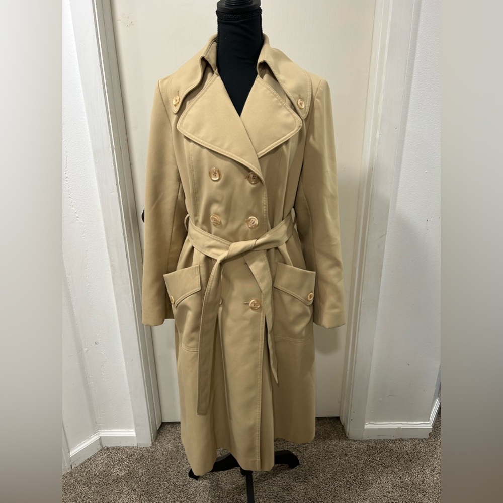 Vintage Bonders trench coat with belt, medium
